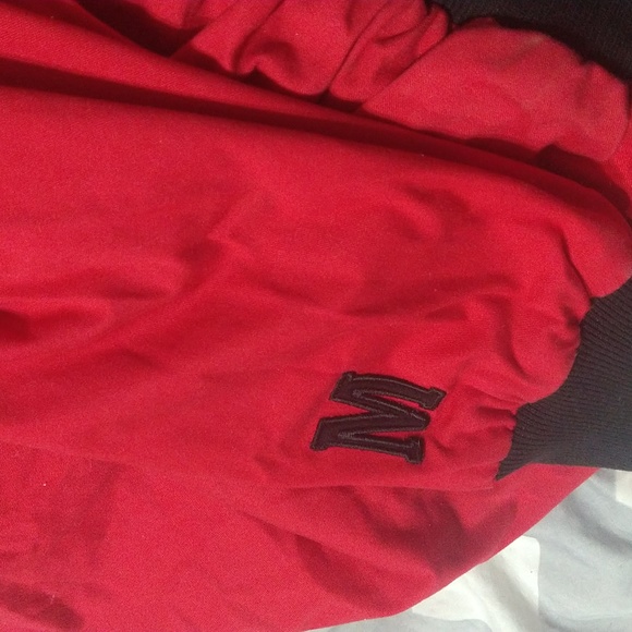 A Marlboro reverse jacket small or medium .has no tags . - Picture 4 of 4